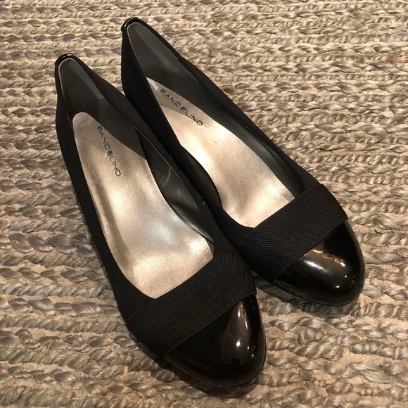 bandolino patent leather wedge